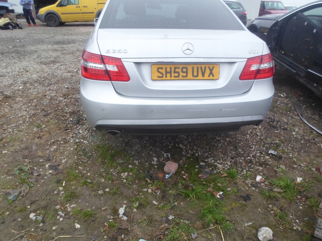 mercedes w212 parachoque paragolpes solapas trasero amg c775 faro ($)