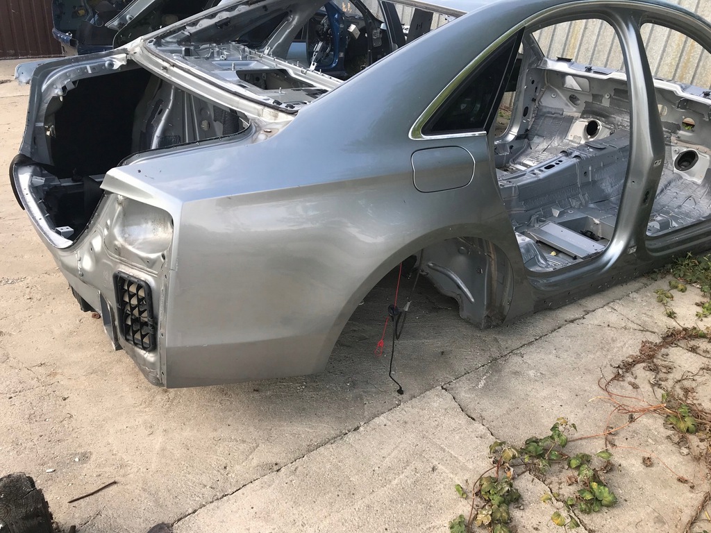 audi a8 d4 4h aleta corte lado der. trasero ($)