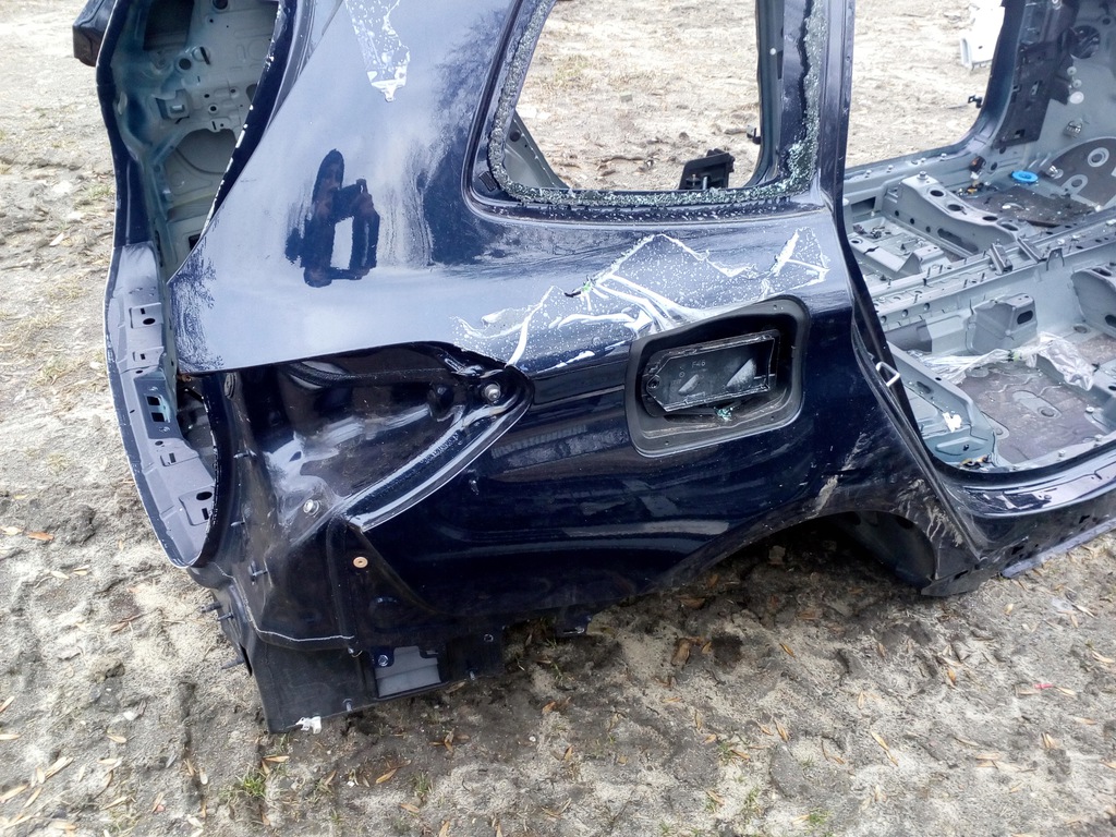 bmw 2 f46 gran tourer corte trasero der.  aleta ($)