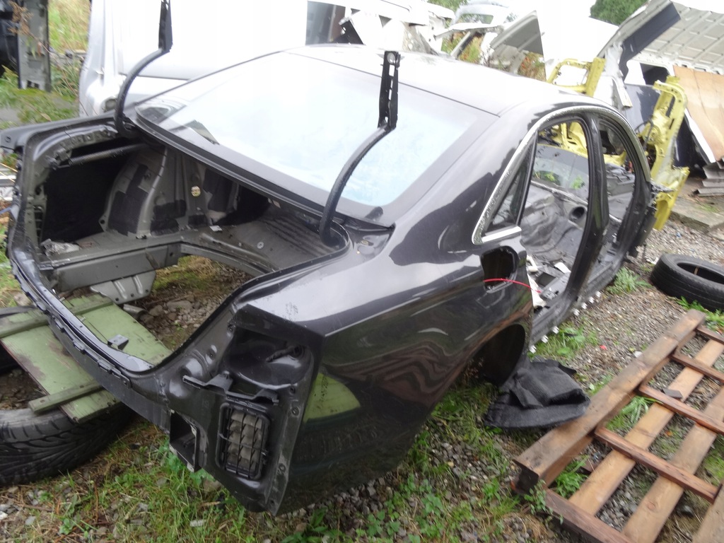 corte aleta der. audi a8 s8 d4 4h long ($)