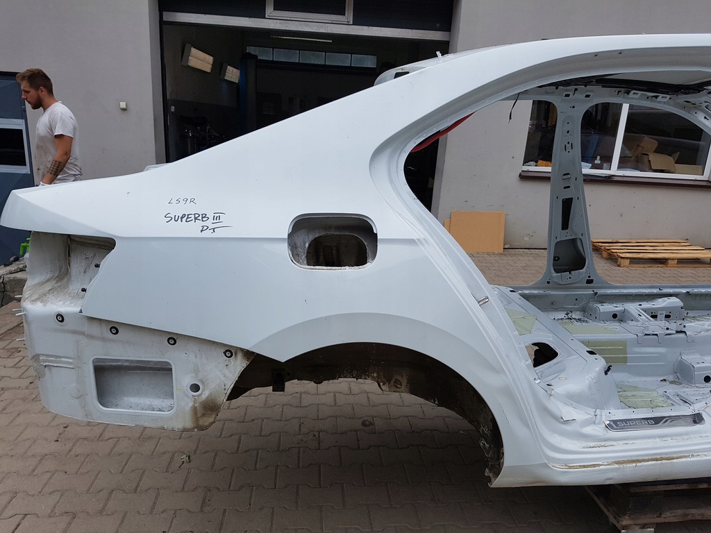 skoda superb iii 3v aleta corte der. trasero ($)