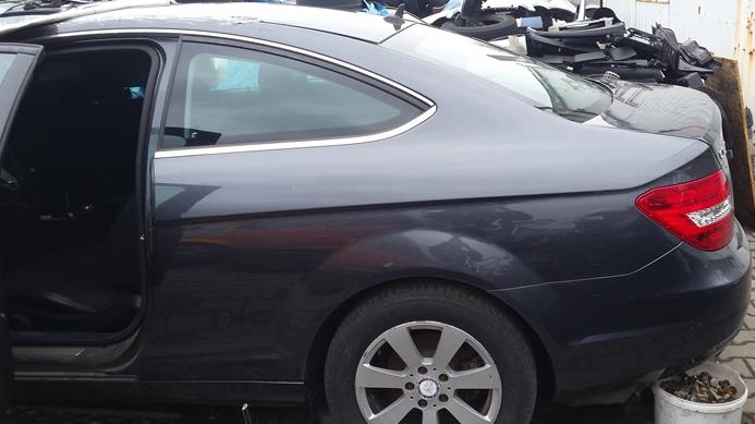 corte lado corte umbral izq.  mercedes c 204 coupe ($)