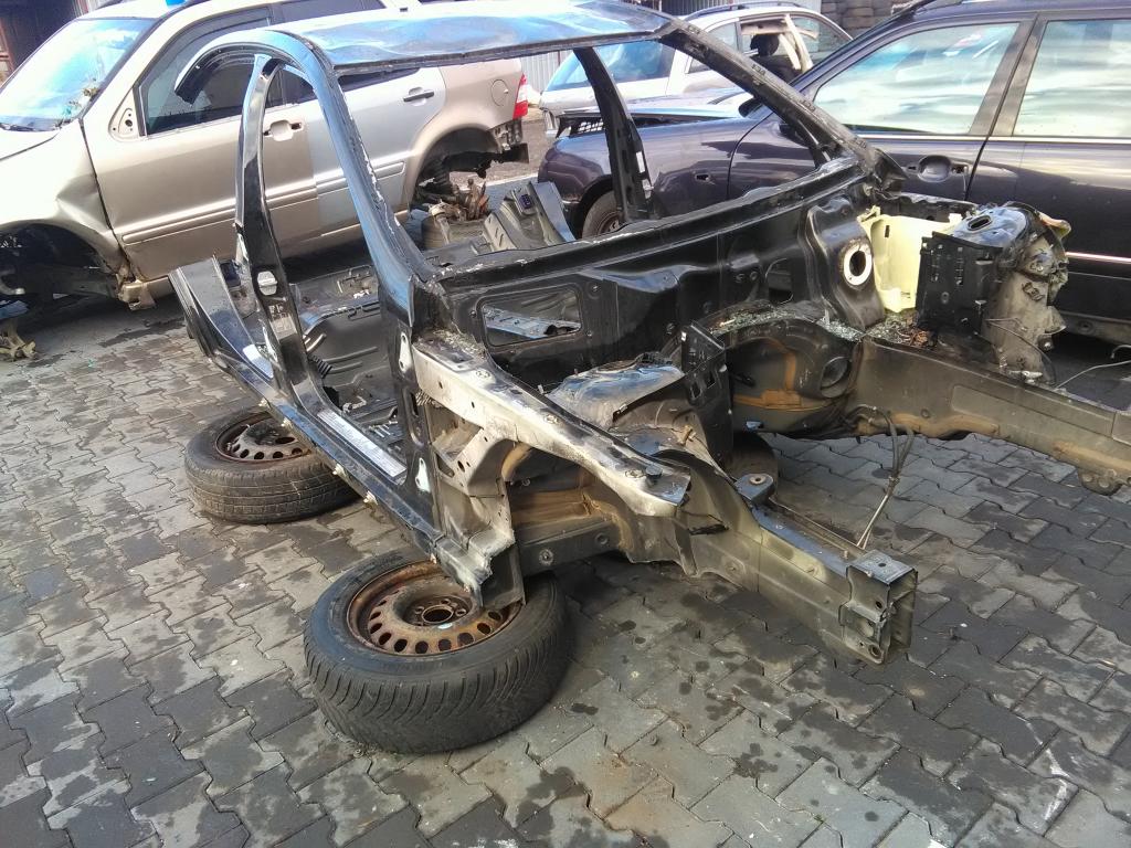 umbral corte pilar der.  mercedes clase c w204 ($)