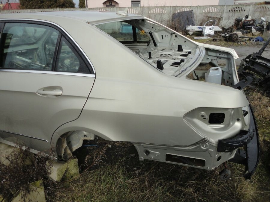 mercedes e w212 sedan trasero cinturon banera corte r l ($)