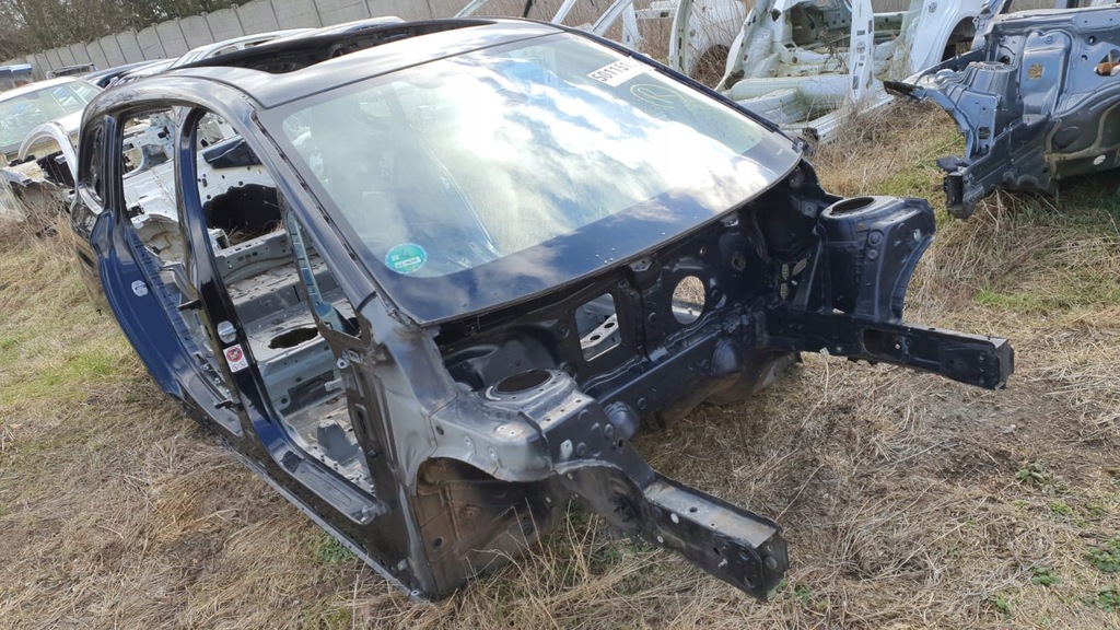 bmw 2 f45 delantal larguero corte der.  ($)