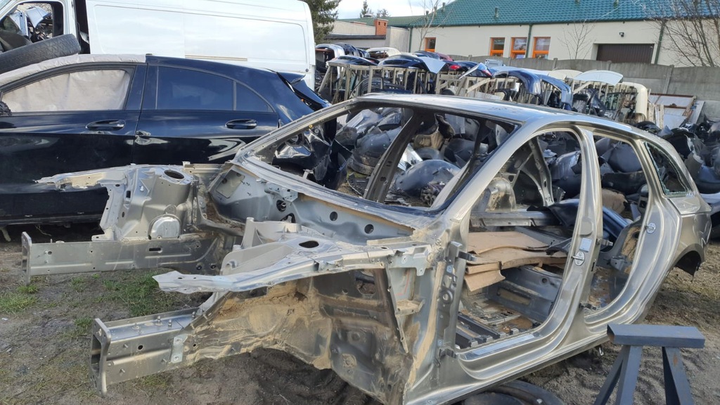 audi a4 b9 8w0 corte larguero delantal der.  ($)