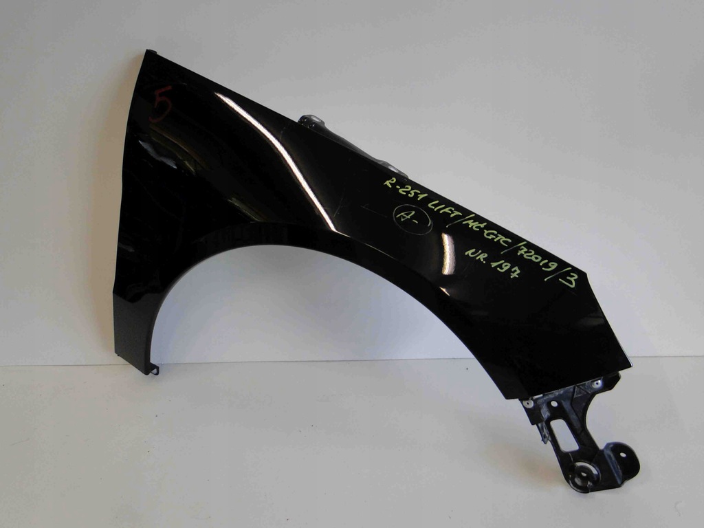 mercedes r clase w251 lift aleta delantero der. ($)