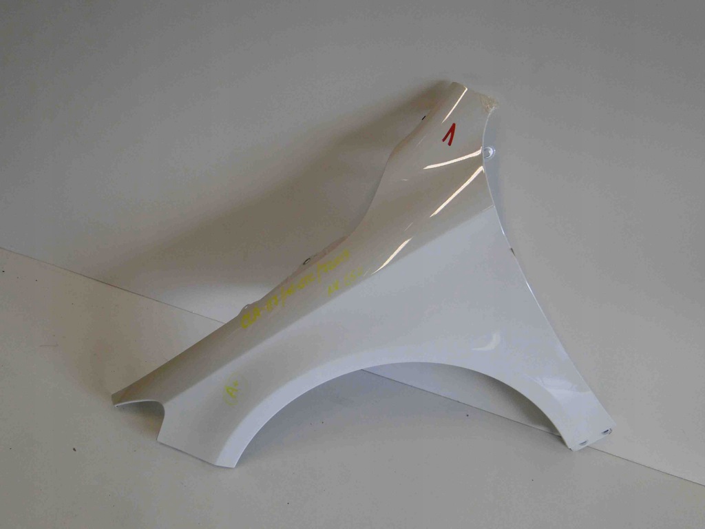 mercedes cla 117 aleta delantero izq.   650 ($)