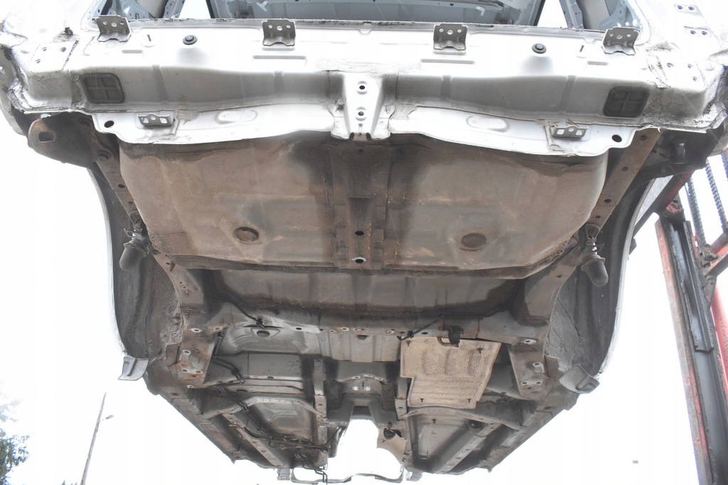 pas trasero banera suelo carroceria toyota rav4 iii ($)