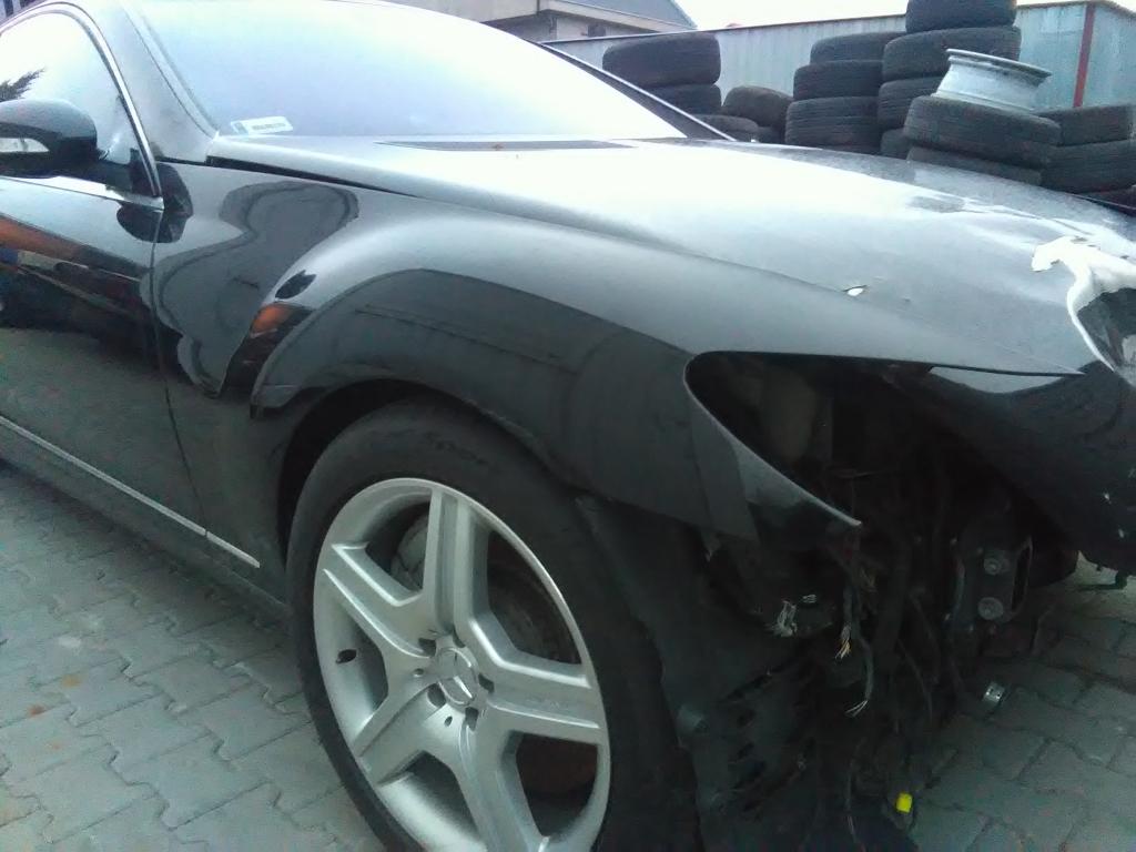 aleta der. mercedes cl 216 czarny original c040 ($)