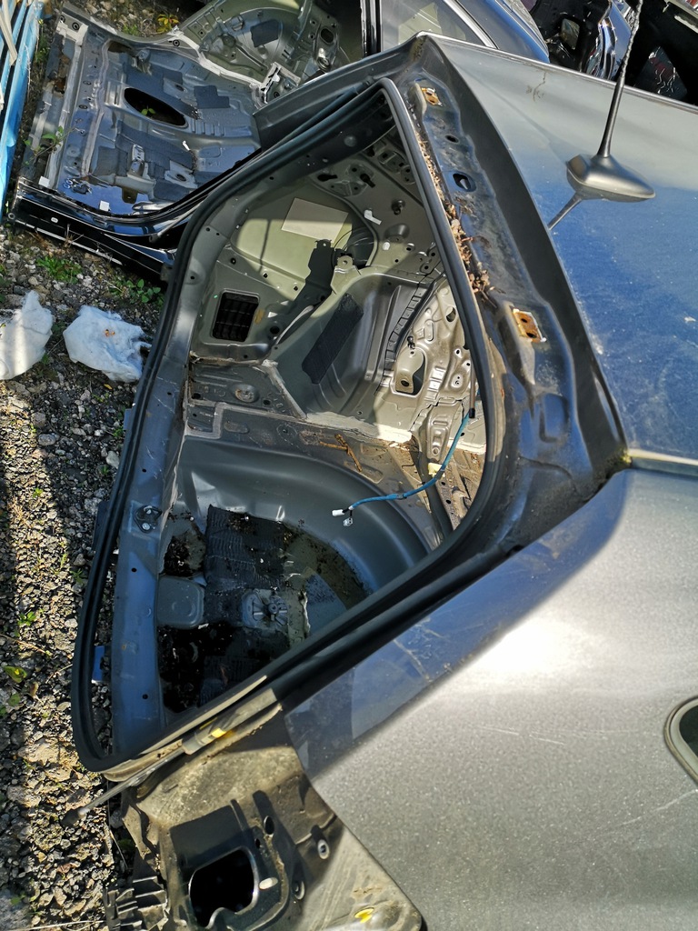 toyota prius plus trasero aleta corte banera techo ($)