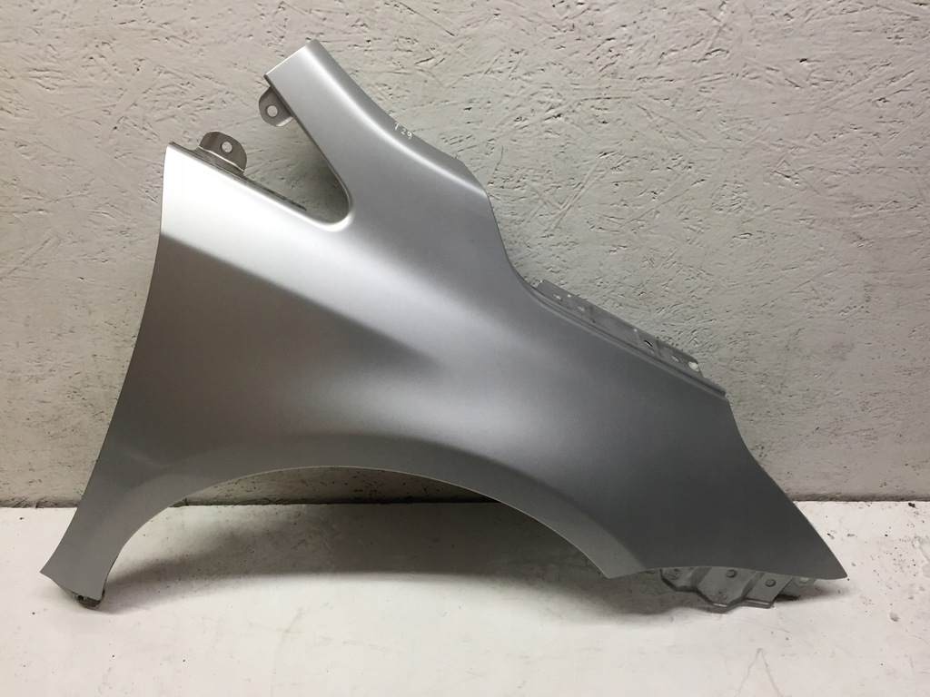 aleta delantero der. toyota avensis iii t28 t29 1f7 ($)