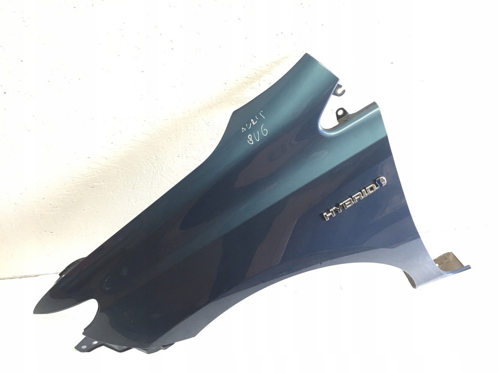 aleta delantero izq.  toyota auris ii 12 19, kod 8u6 ($)