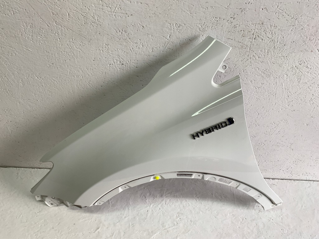 aleta delantero izq.  toyota rav4 iv 13 19 kolor 040 ($)