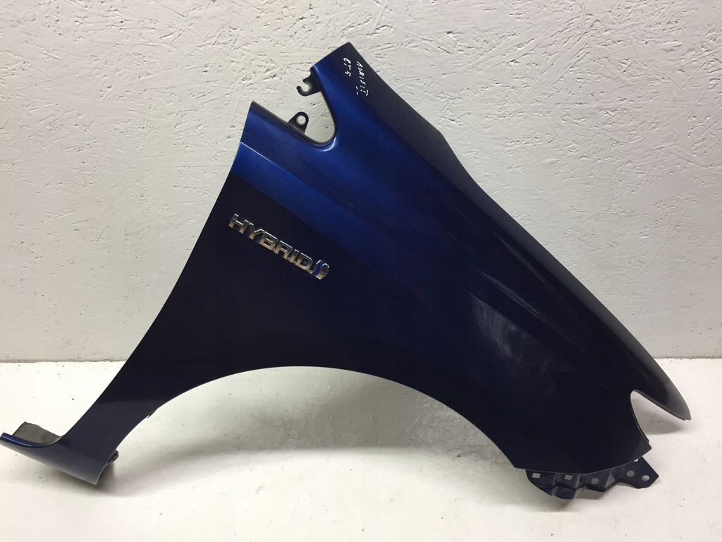 aleta delantero der. toyota auris ii 12 19, kod 8t5 ($)