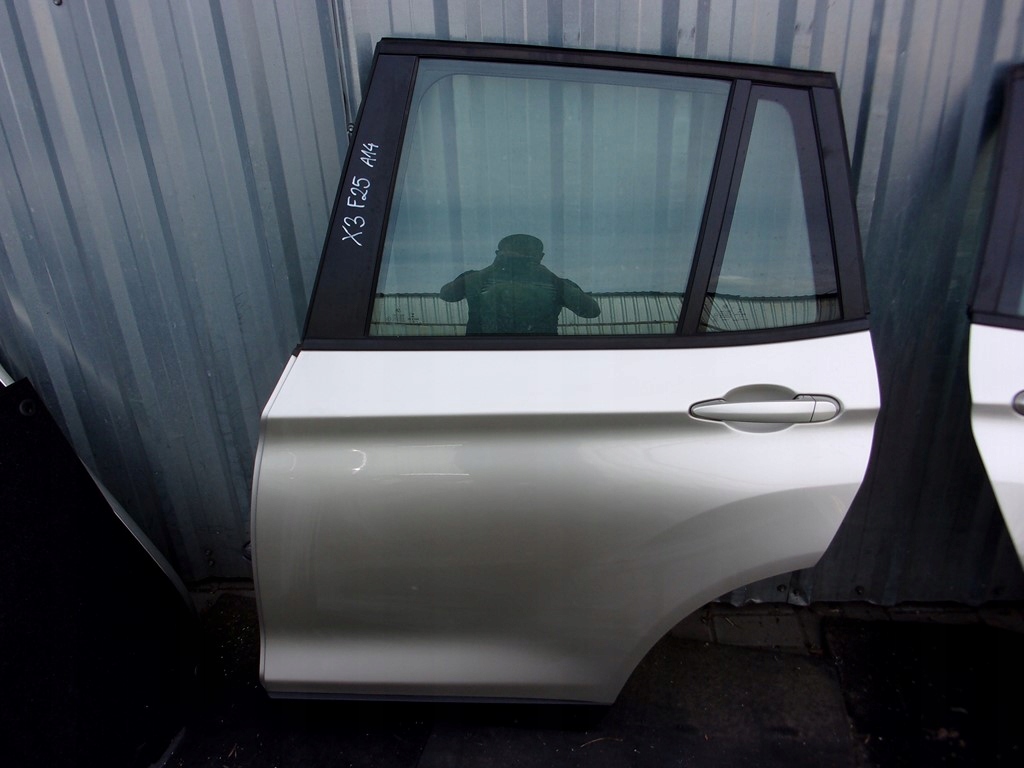 bmw x3 f25 puertas trasero izq.  der.  kolor a14 ($)