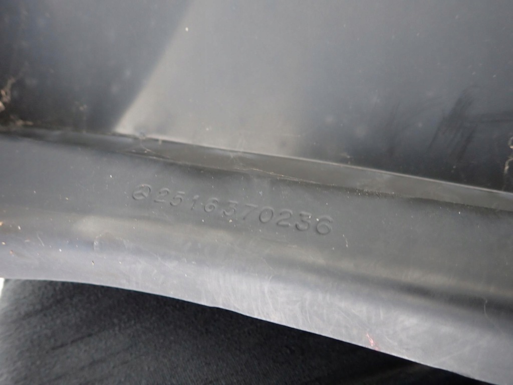 mercedes r klasa w251 05 13 aleta trasero der. ($)