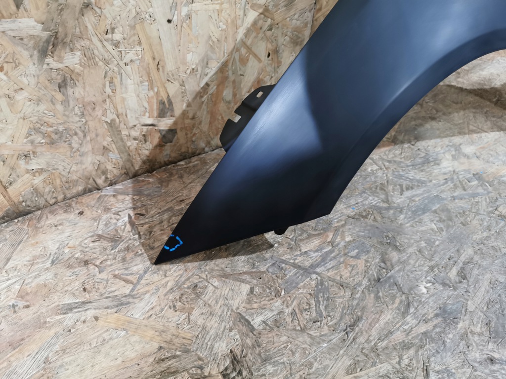 aleta izq.  delantero mercedes clase c 206 a206 ($)