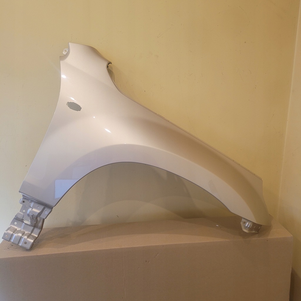 grand vitara 05  aleta kolor zdk der. new ocynk ($)