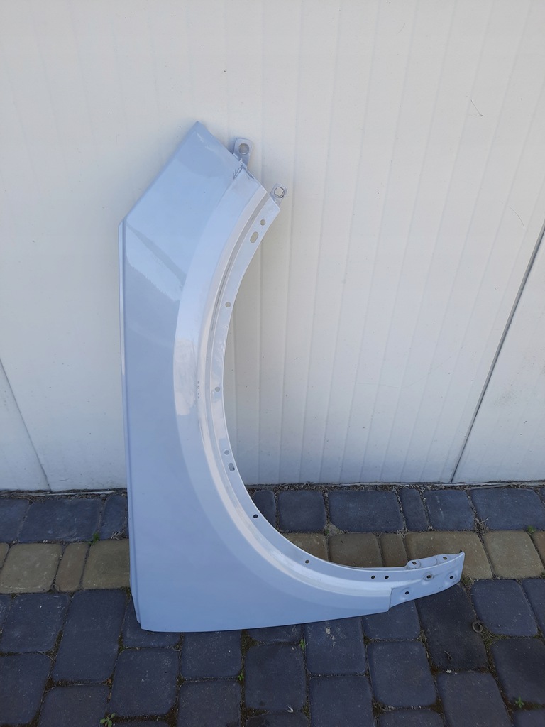 aleta volvo xc40 2018  der. ($)