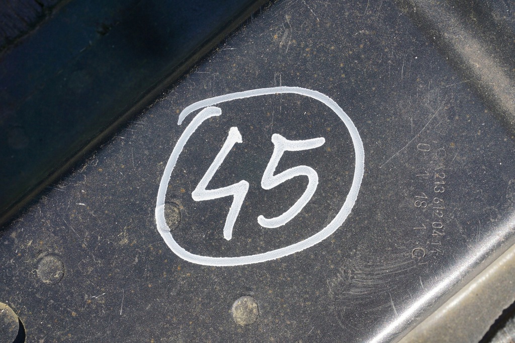 pilar central der. mercedes cls 257 a2136120414 ($)